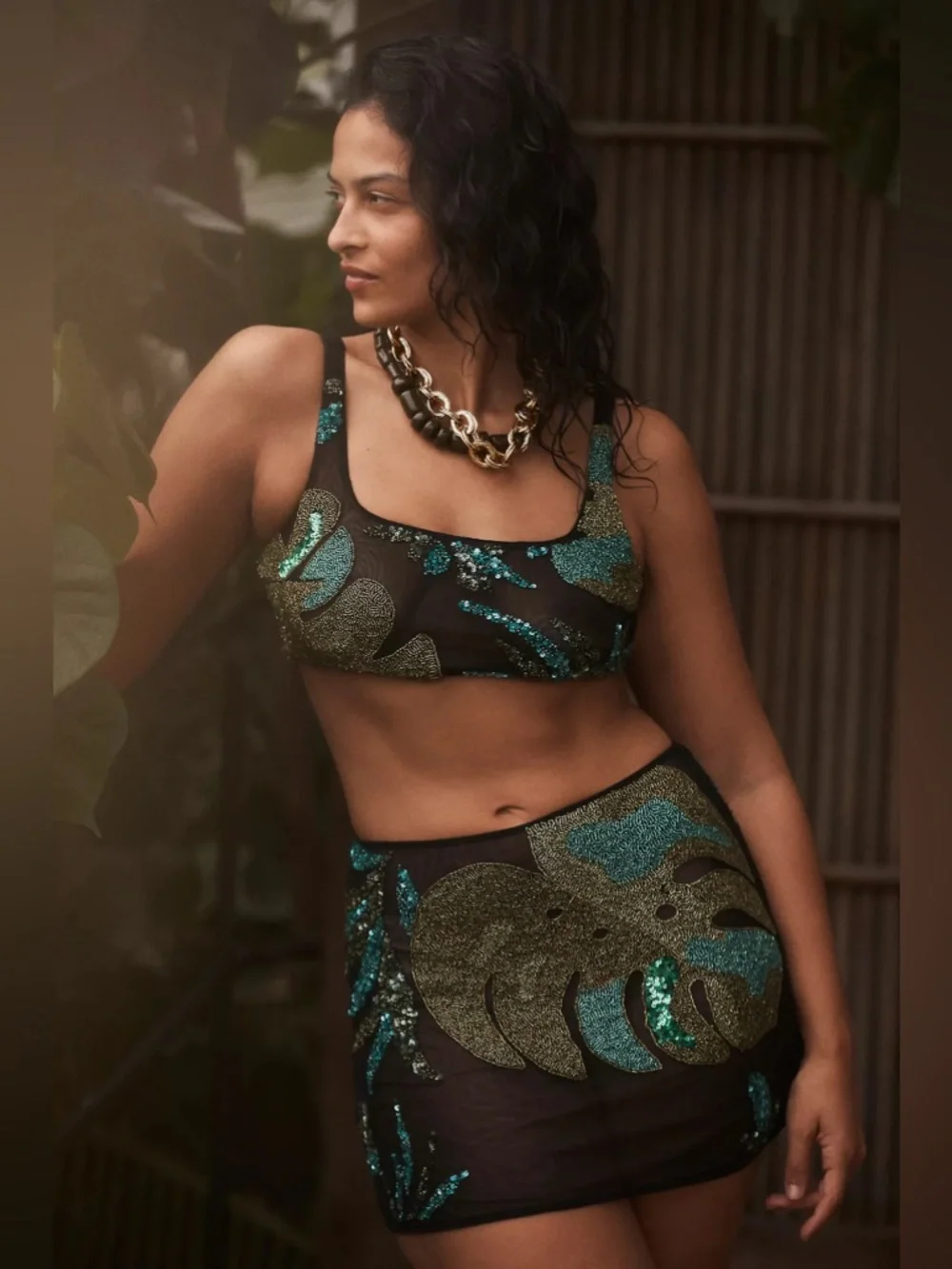 ANTHROPOLOGIE CELANDINE BEADED MESH CROP TOP IN BLACK - Picture 7 of 9